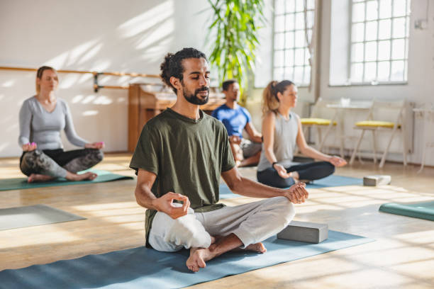 Le yoga, une discipline ancienne venue d’Inde, est aujourd’hui reconnu pour ses nombreux bienfaits. Yoga et Détente