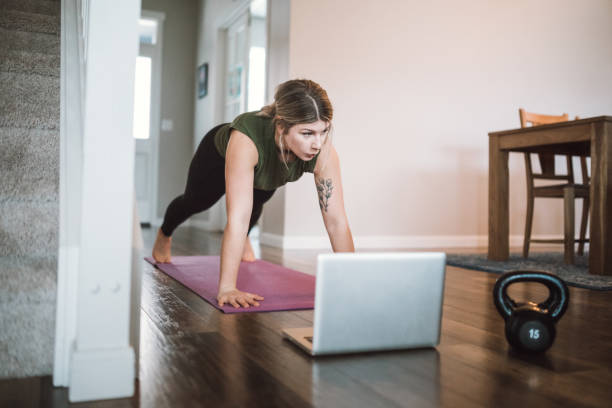 La respiration abdominale est la première à apprendre en yoga. Elle permet de calmer le mental. En effet, elle invite à relâcher le diaphragme.