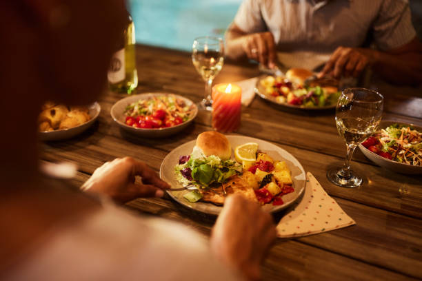 D'abord, une fatigue constante peut révéler une mauvaise assimilation des nutriments. Ensuite, malgré des repas complets, l’énergie manque