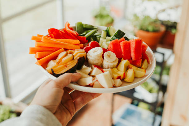Favoriser la croissance capillaire ne dépend pas uniquement des produits appliqués en surface. En effet, l'alimentation joue un rôle fondamental