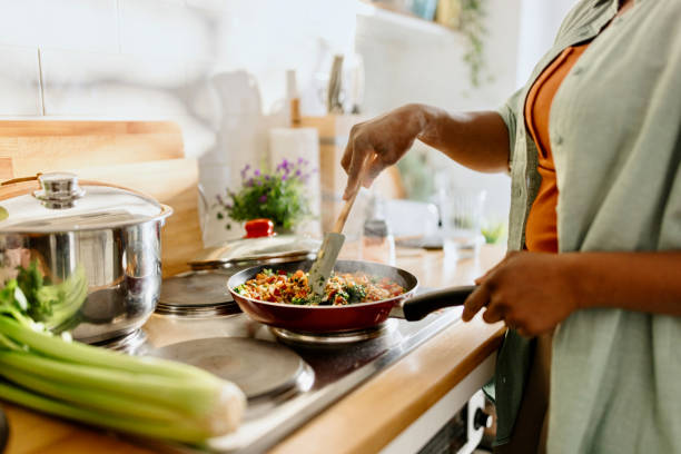 La nutrition naturelle évolue fortement en 2025. En effet, les superaliments deviennent incontournables pour de nombreux consommateurs.